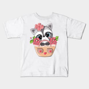 Cute raccoon sitting in a basket with flowers. Kids T-Shirt